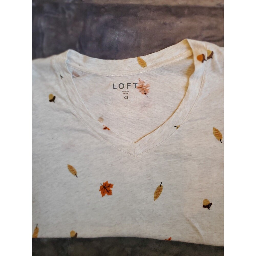 Loft Womens Tshirt Cream Leaves V Neck XS 100% Cotton Made in India - Picture 7 of 11